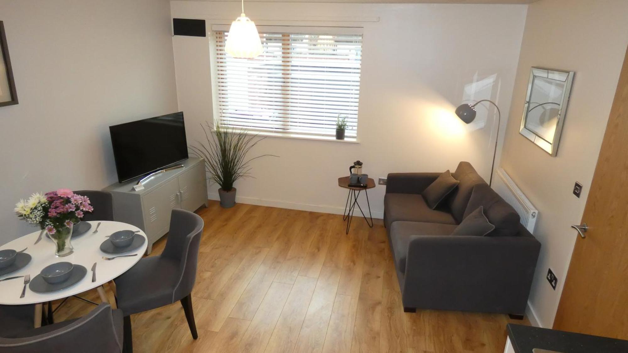 Three Bedroom Townhouse With Parking Telford Camera foto