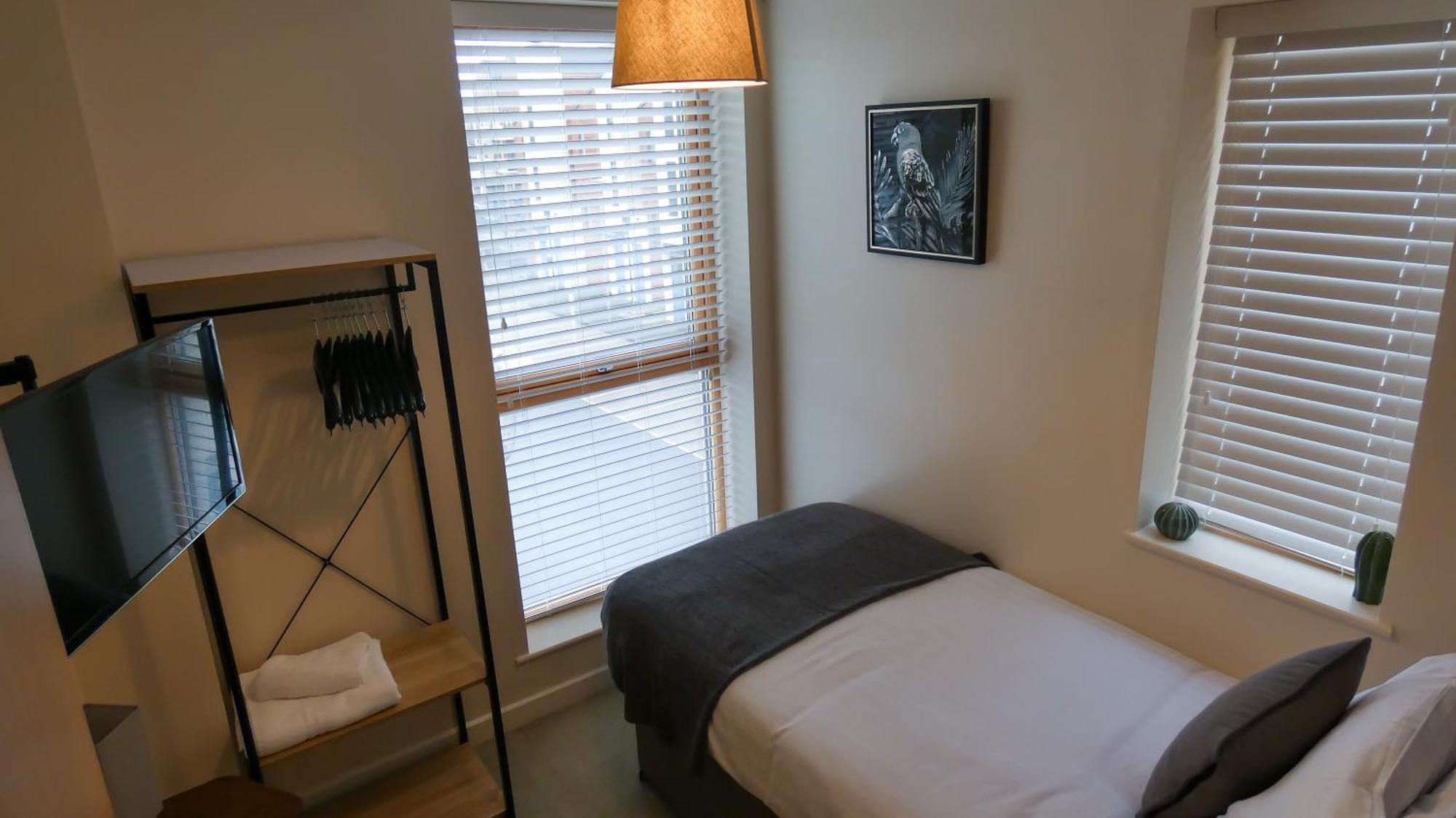 Three Bedroom Townhouse With Parking Telford Camera foto