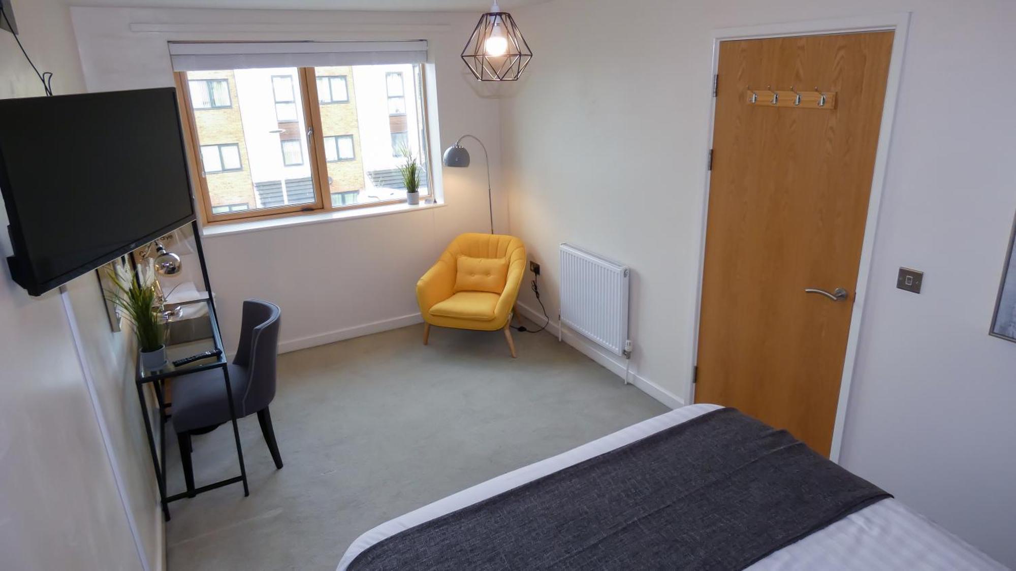Three Bedroom Townhouse With Parking Telford Camera foto