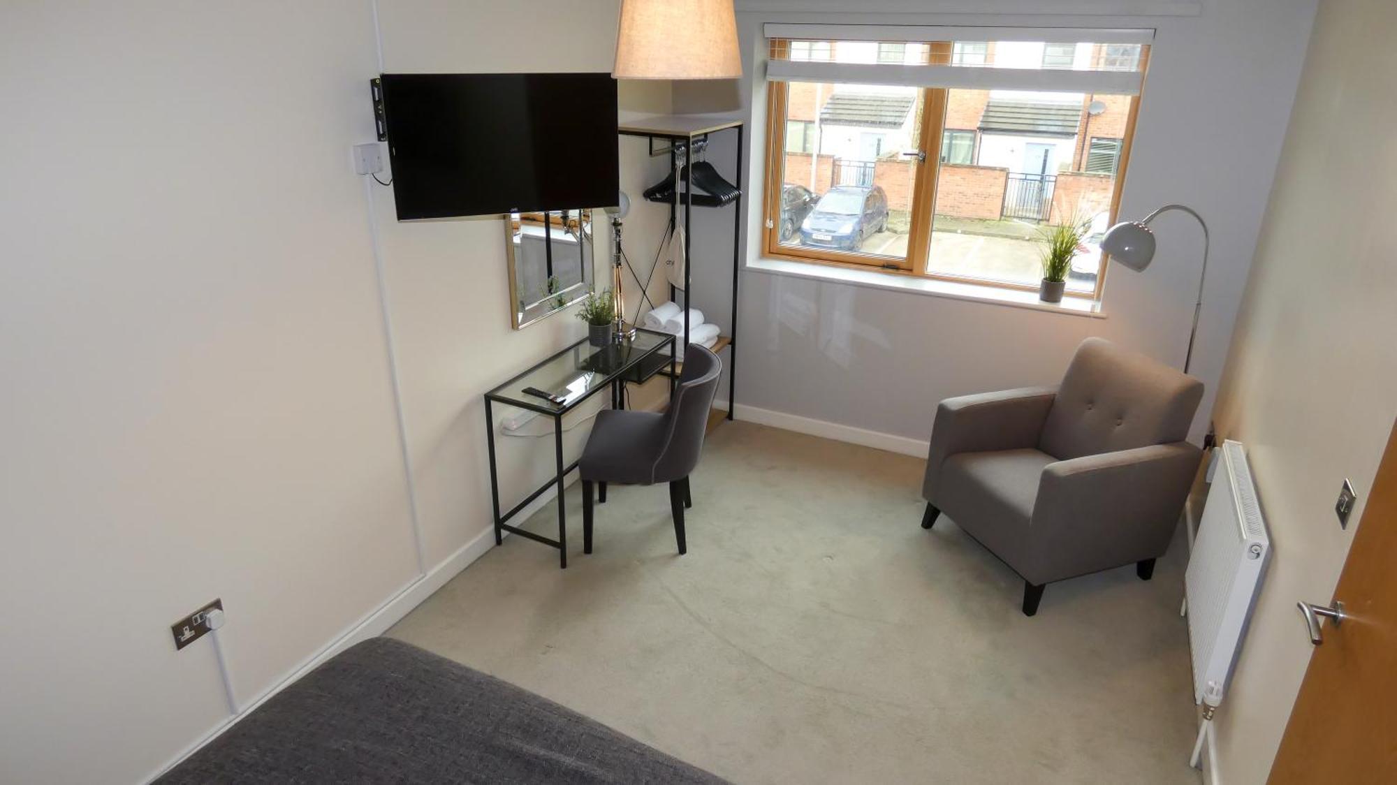 Three Bedroom Townhouse With Parking Telford Camera foto
