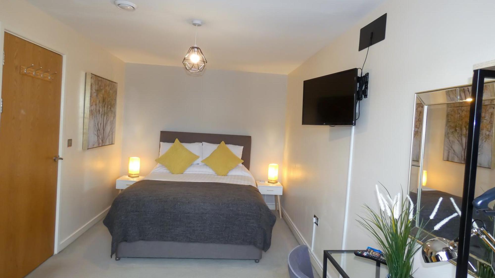 Three Bedroom Townhouse With Parking Telford Camera foto