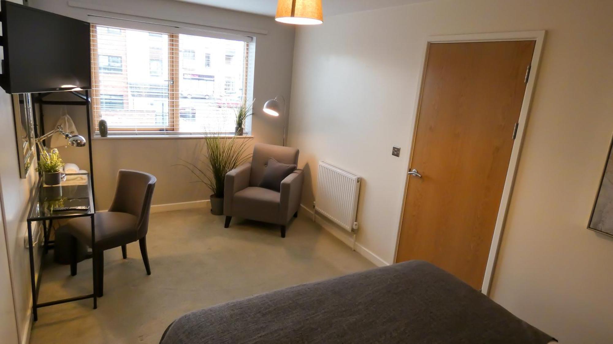Three Bedroom Townhouse With Parking Telford Camera foto